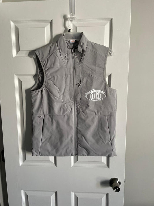Unisex three pocket zipper vest