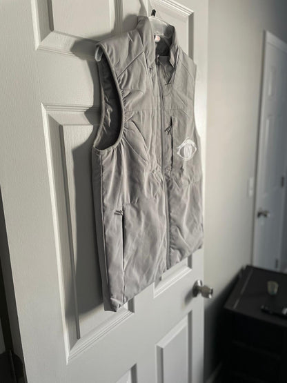 Unisex three pocket zipper vest