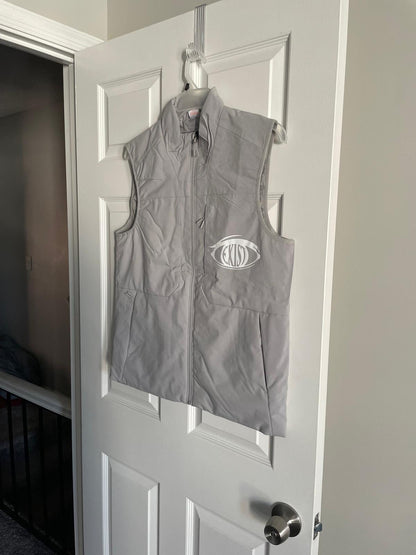 Unisex three pocket zipper vest